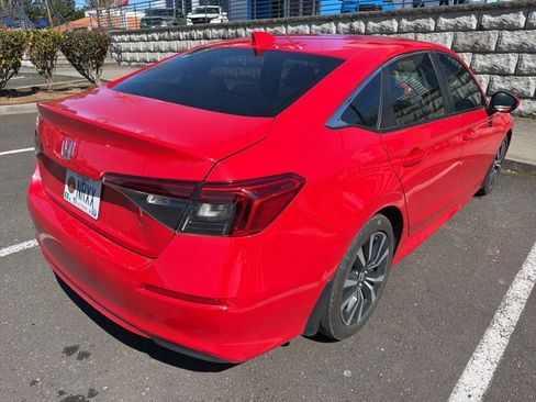 Used 2023 Honda Civic EX image 4
