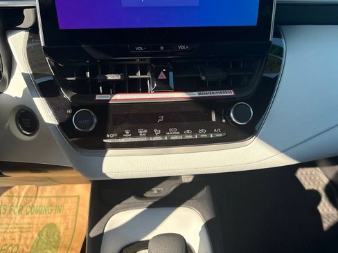Certified 2026 Toyota Corolla SE w/ SE Package FWD image 25
