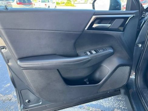 Used 2024 Mitsubishi Outlander SE FWD image 18