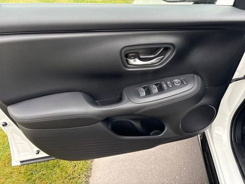 New 2026 Honda HR-V EX-L image 10