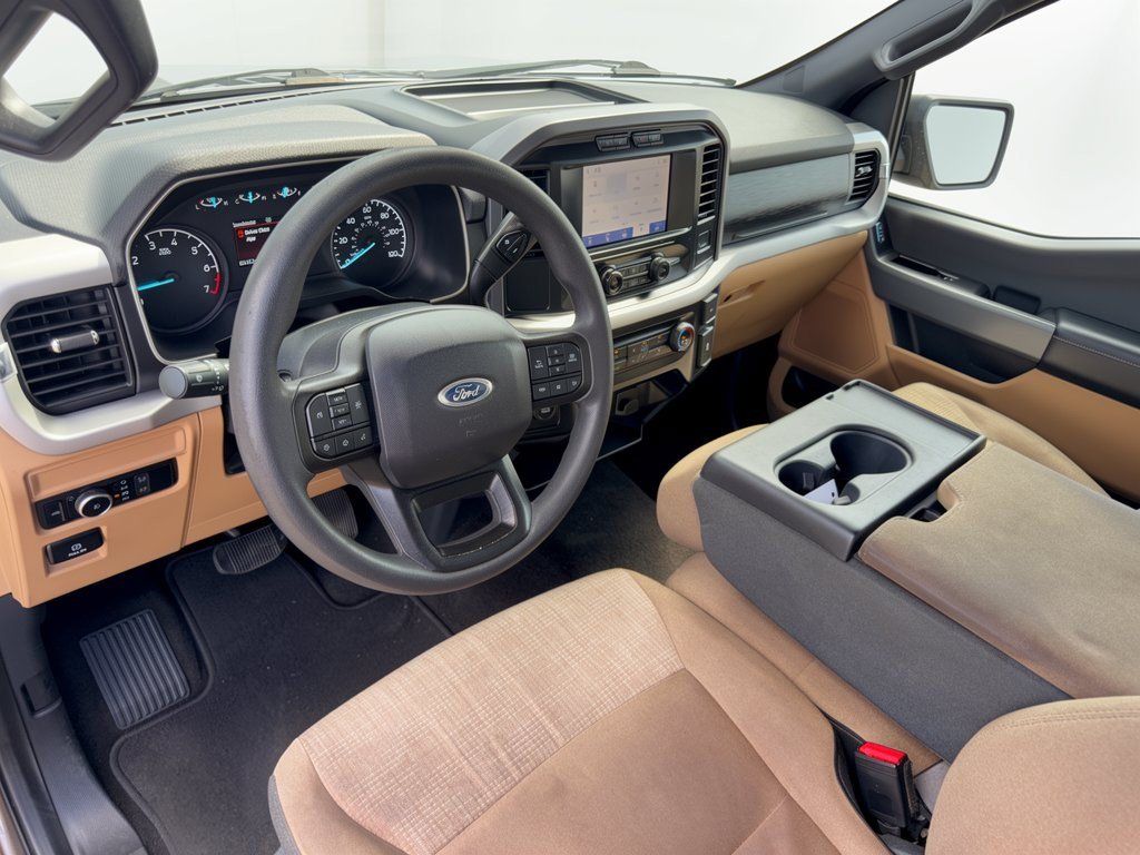 Used 2023 Ford F150 XLT RWD image 4