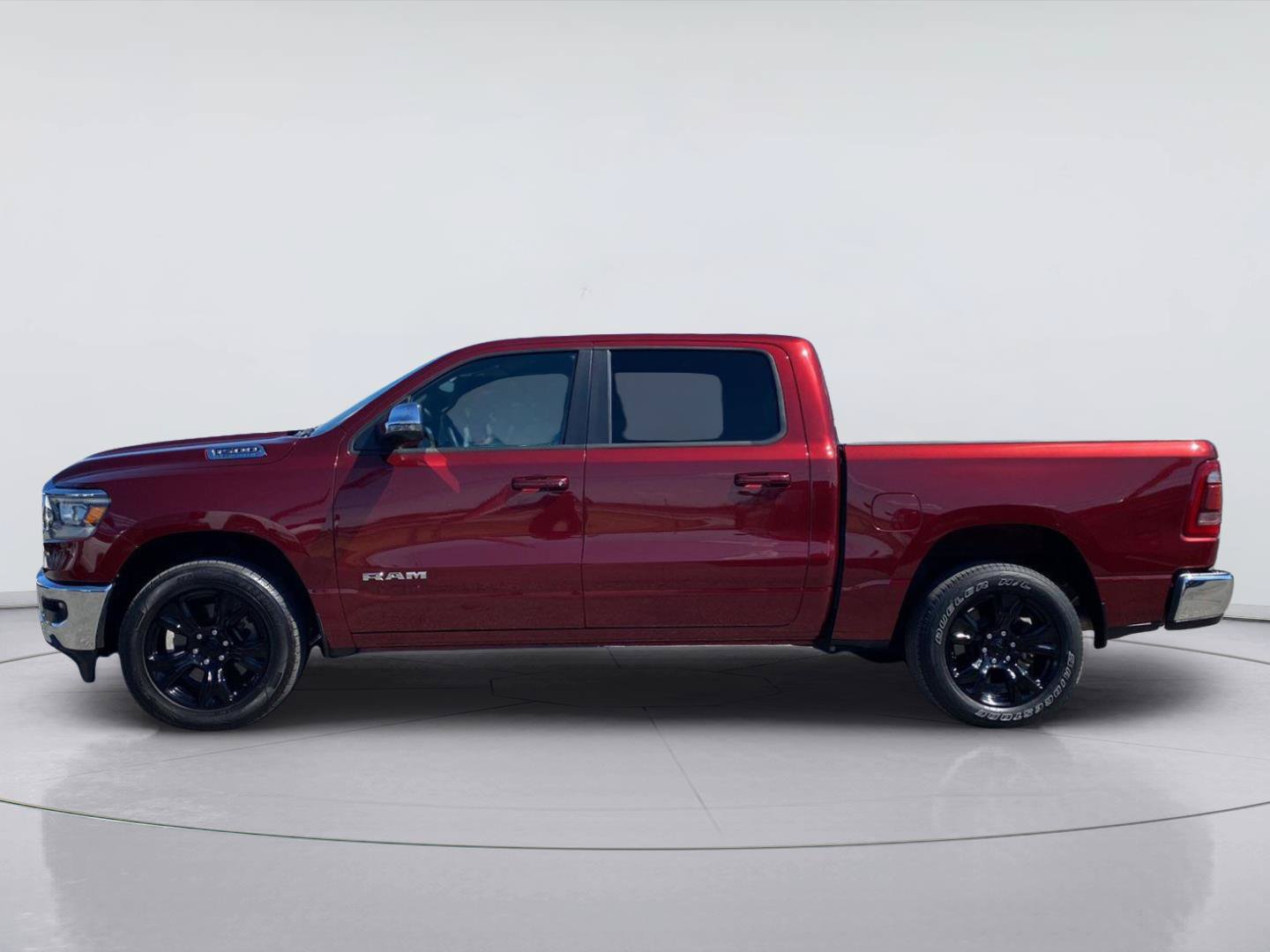 Used 2023 RAM 1500 Laramie AWD/4WD image 3