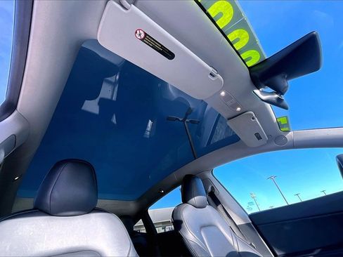 Used 2021 Tesla Model Y Long Range image 22