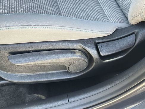 Used 2019 Kia Niro LX FWD image 19