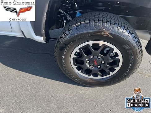 Used 2025 Toyota Tacoma TRD Off-Road AWD/4WD image 38