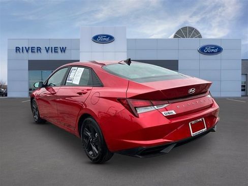 Used 2023 Hyundai Elantra SEL w/ Cargo Package image 4