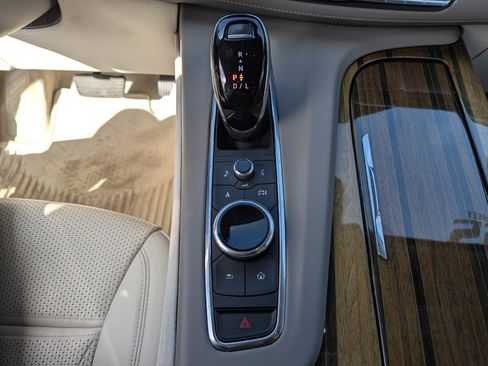 Used 2022 Cadillac Escalade Premium Luxury Platinum AWD/4WD image 24