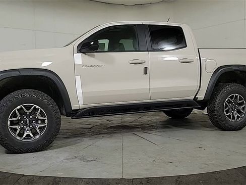 New 2026 Chevrolet Colorado ZR2 w/ LPO, Utility Wall Package image 10