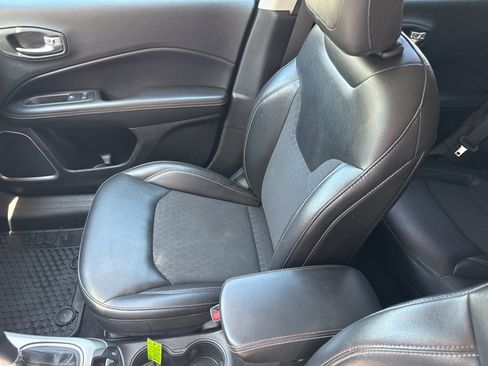 Used 2018 Jeep Compass Latitude w/ Popular Equipment Group AWD/4WD image 16