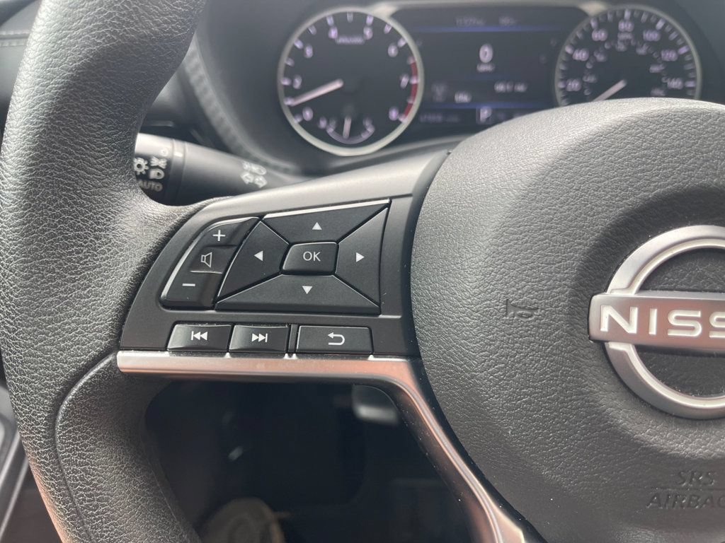 Used 2025 Nissan Sentra SV FWD image 14