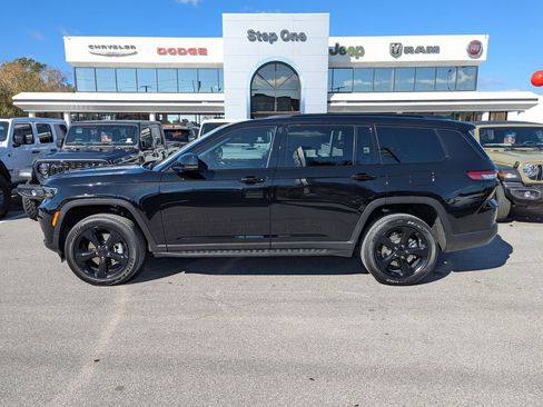 New 2025 Jeep Grand Cherokee L Altitude image 8