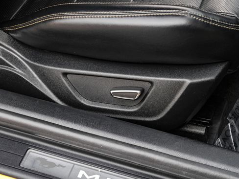 Used 2016 Ford Mustang Premium image 34