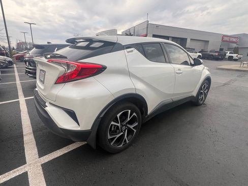 Used 2018 Toyota C-HR XLE image 6