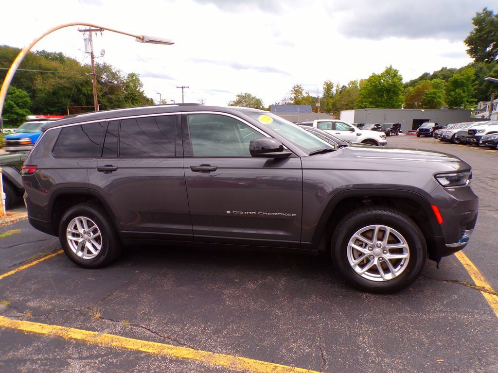 Used 2023 Jeep Grand Cherokee L Laredo AWD/4WD image 4