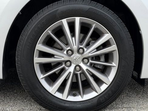 Used 2014 Toyota Corolla LE image 31