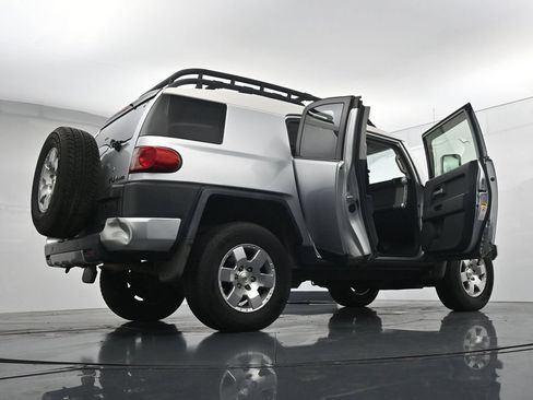 Used 2008 Toyota FJ Cruiser 4WD w/ Convenience Pkg image 28