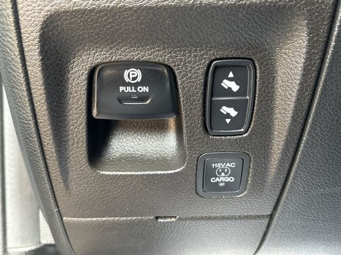 Used 2022 RAM 1500 Big Horn RWD image 22