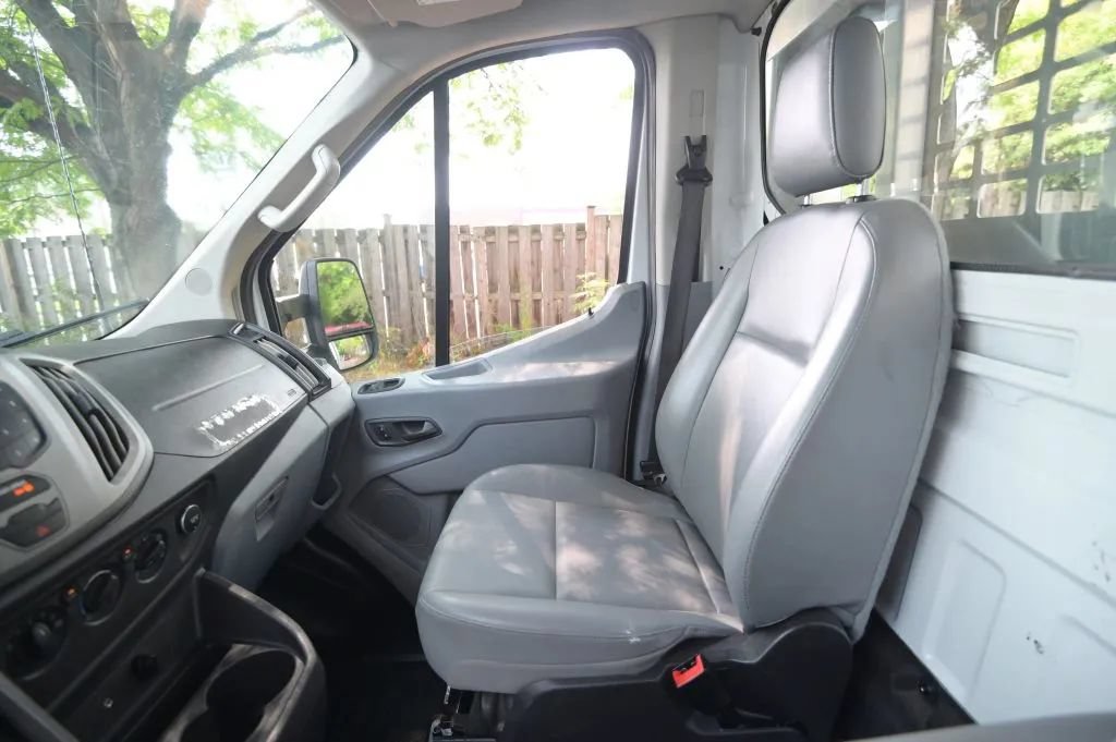 Used 2018 Ford Transit 250 138 RWD image 33