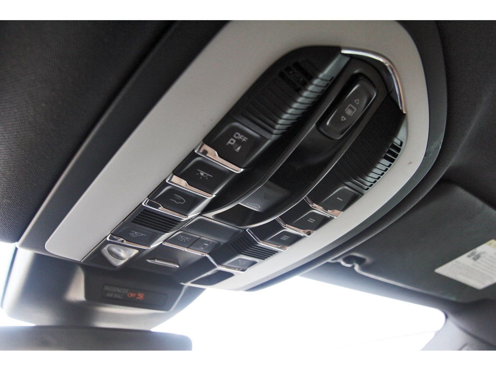 Used 2021 Porsche Macan AWD/4WD image 16