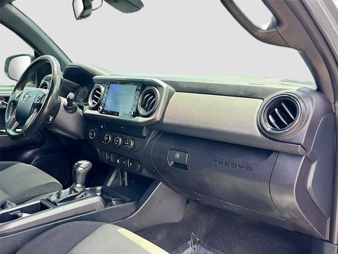Used 2020 Toyota Tacoma TRD Sport RWD image 26