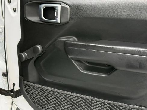 Used 2020 Jeep Wrangler Sport AWD/4WD image 17