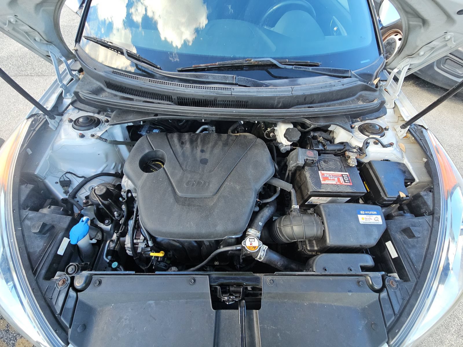 Used 2017 Hyundai Veloster Value Edition FWD image 8