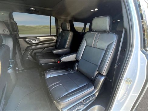 Used 2024 Chevrolet Suburban RST w/ Luxury Package image 14