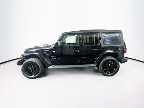 Used 2023 Jeep Wrangler Unlimited Sahara w/ Cold Weather Group AWD/4WD image 4