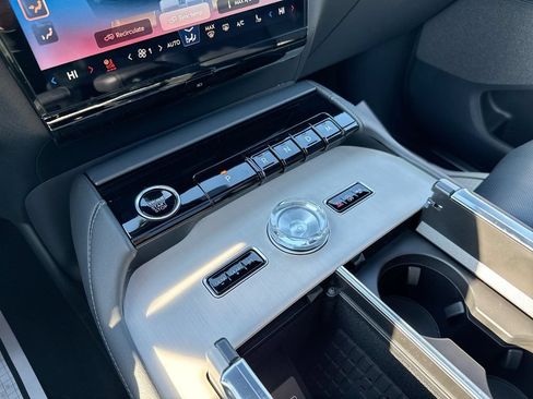 New 2026 Lincoln Navigator L Reserve w/ Jet Appearance Package AWD/4WD image 18