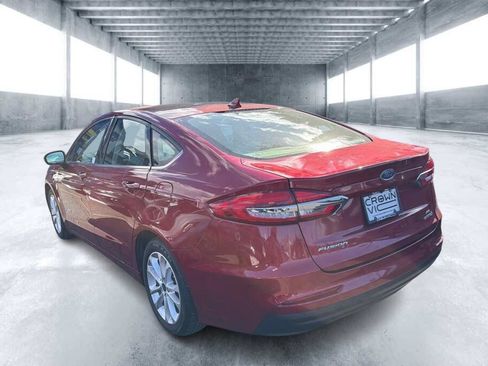Used 2019 Ford Fusion SE FWD image 3