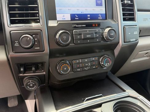 Used 2021 Ford F350 XLT w/ XLT Premium Package AWD/4WD image 33