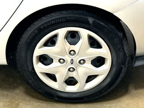 Used 2011 Ford Fiesta SE w/ Super Fuel Economy Pkg FWD image 5