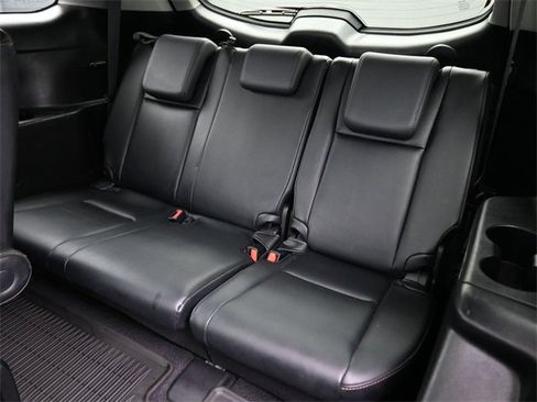 Used 2016 Toyota Highlander Limited Platinum image 13
