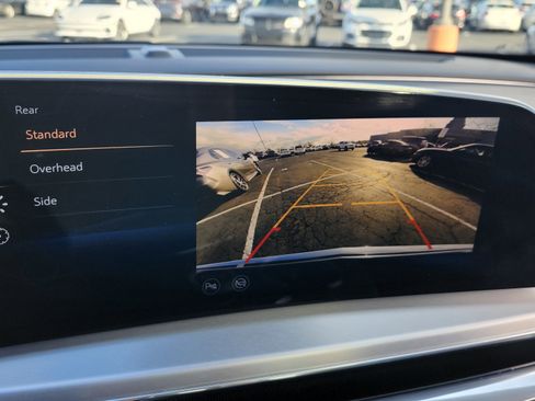 Used 2024 Cadillac Lyriq Luxury image 4