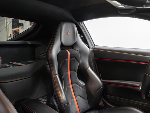 Used 2014 Ferrari F12 Berlinetta image 22