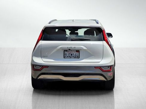 Used 2023 Kia Niro Wave FWD image 5