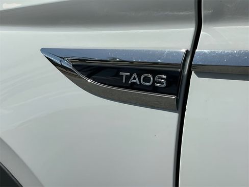 Used 2024 Volkswagen Taos SE image 18