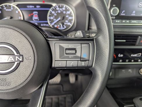 Used 2023 Nissan Rogue SV image 23