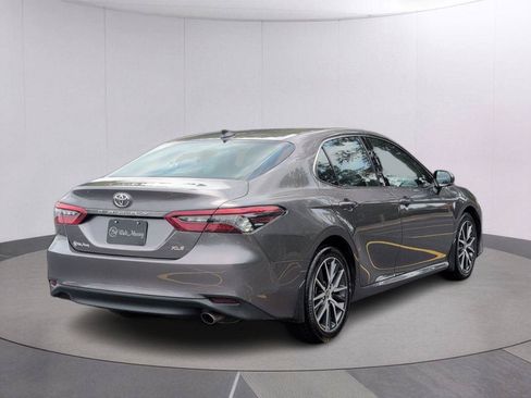 Used 2024 Toyota Camry XLE FWD image 7