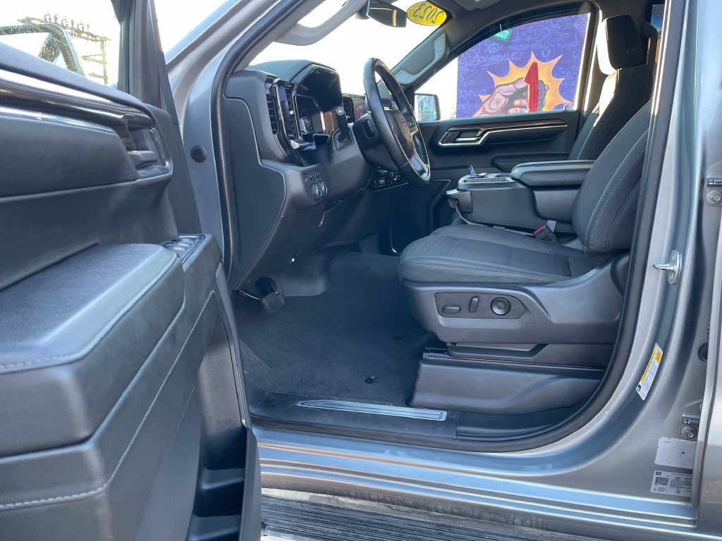 Used 2023 Chevrolet Silverado 1500 RST w/ Z71 Off-Road Package AWD/4WD image 14