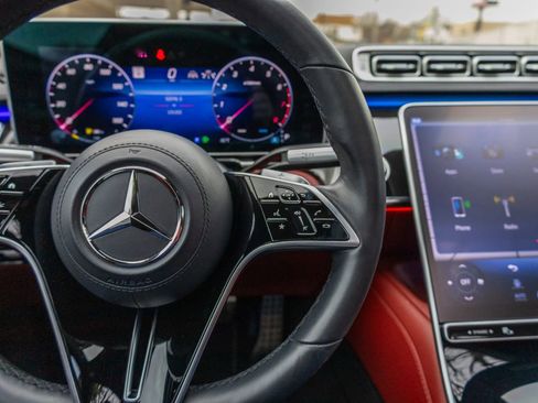 Used 2023 Mercedes-Benz S 580 4MATIC Sedan image 47