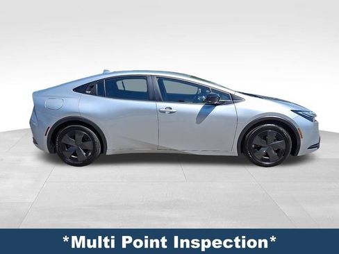 Used 2025 Toyota Prius Plug-In Hybrid FWD image 9