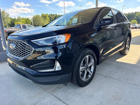Used 2024 Ford Edge SEL w/ Convenience Package AWD/4WD image 3