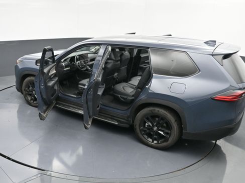 Used 2025 Toyota Grand Highlander AWD image 39