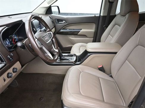 Used 2017 GMC Canyon SLT w/ Driver Alert Package image 11