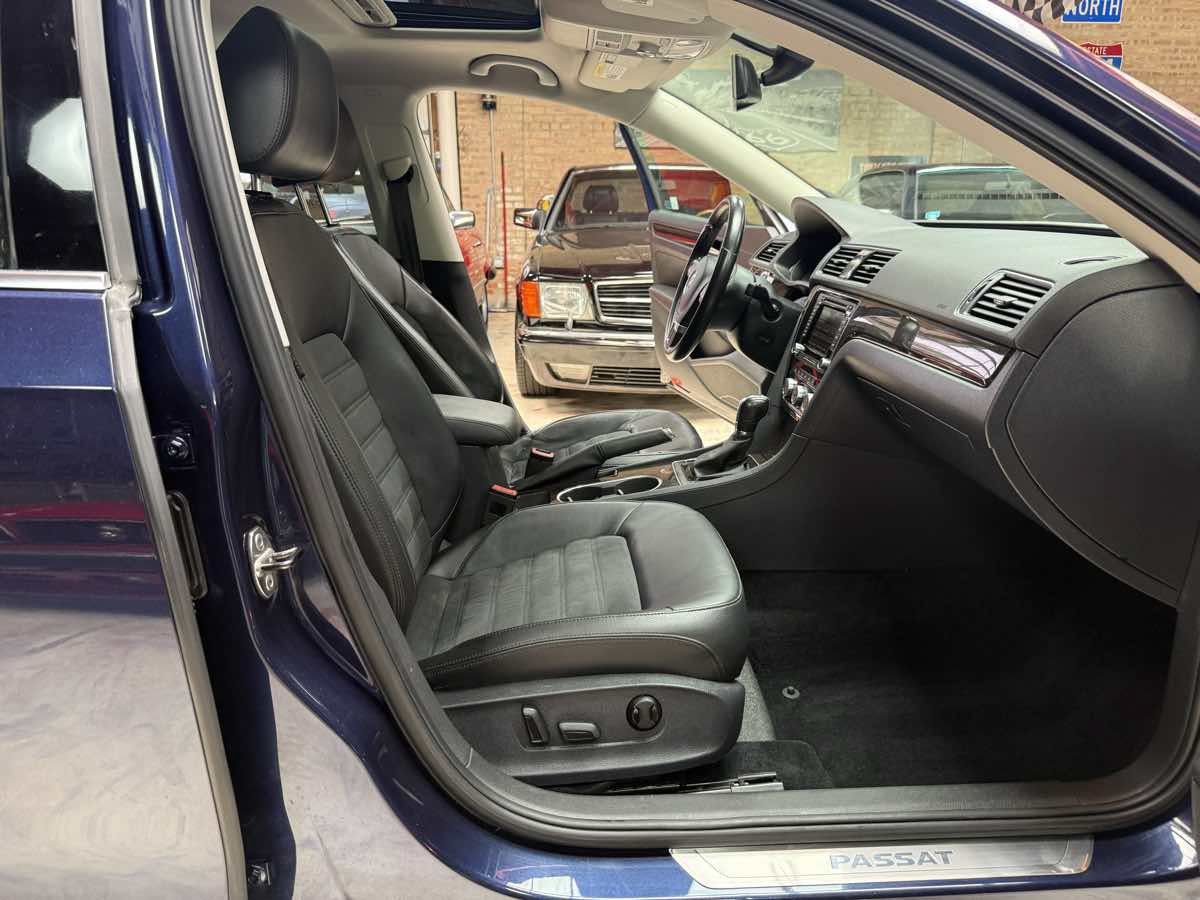 Used 2014 Volkswagen Passat TDI SEL Premium FWD image 27