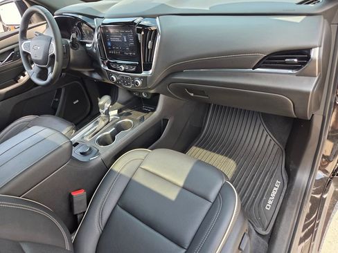 Certified 2023 Chevrolet Traverse Premier w/ Redline Edition image 19