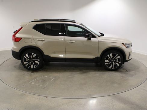New 2026 Volvo XC40 B5 Ultra w/ Climate Package image 6