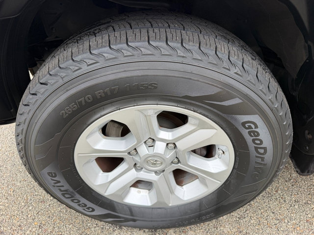 Certified 2021 Toyota 4Runner SR5 AWD/4WD image 13