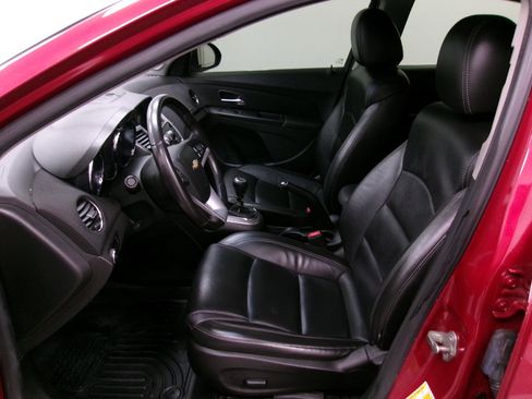 Used 2013 Chevrolet Cruze LT w/ Enhanced Safety Package image 9